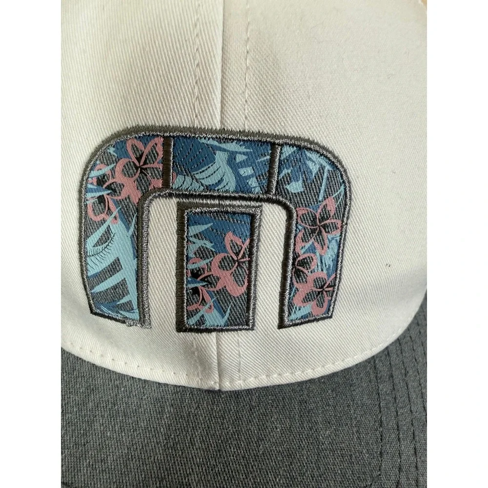 Travis Mathew Trucker Hat L-XL White Gray Summer Floral Logo Flexfit Golf Cap